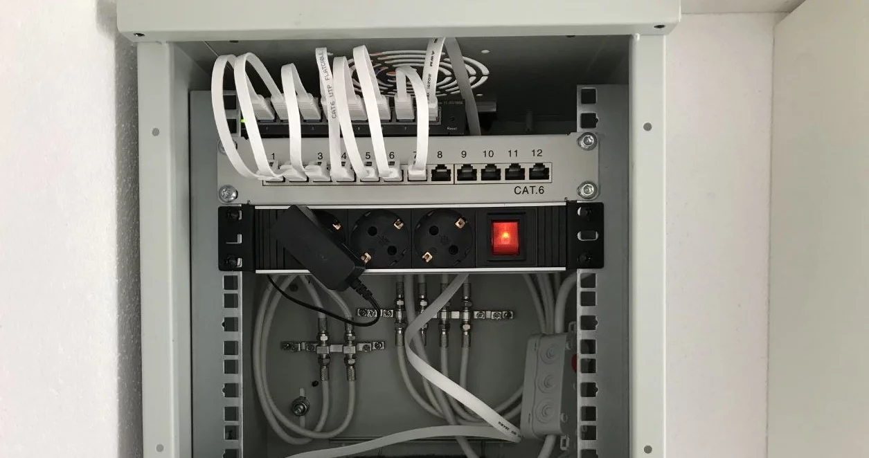 Netzwerkinstallation von BAYZZ vor Ort